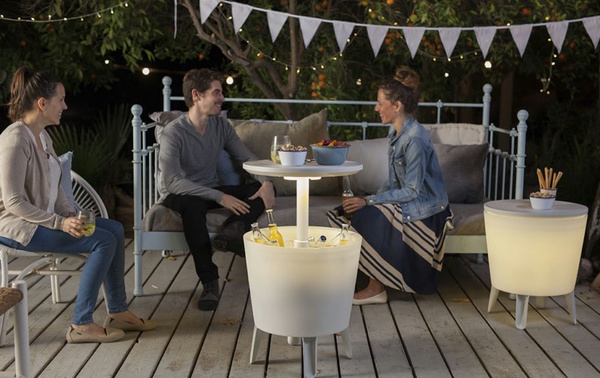 Mesa nevera iluminada para jard�n color blanco